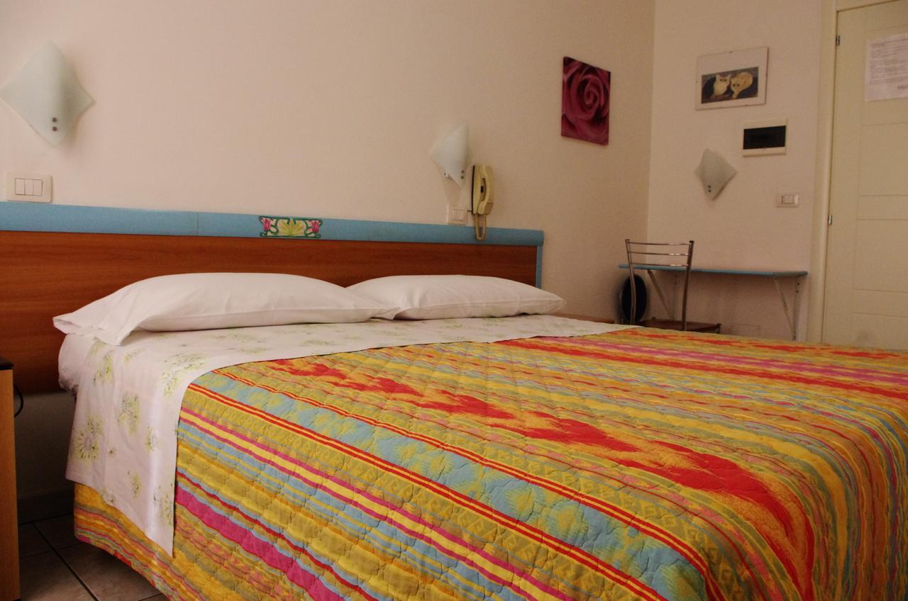Hotel La Playa Сан-Бенедетто-дель-Тронто Экстерьер фото