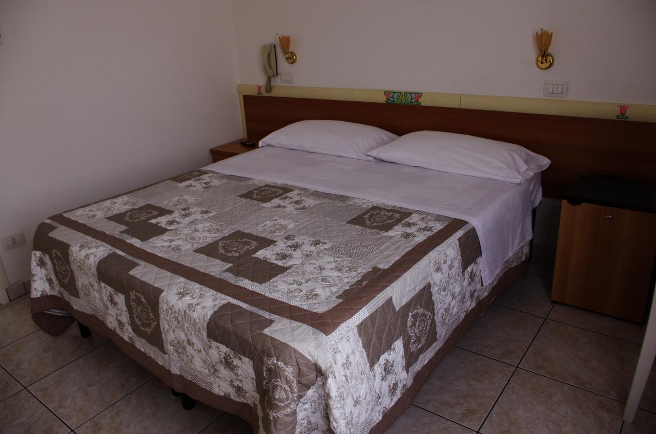 Hotel La Playa Сан-Бенедетто-дель-Тронто Экстерьер фото