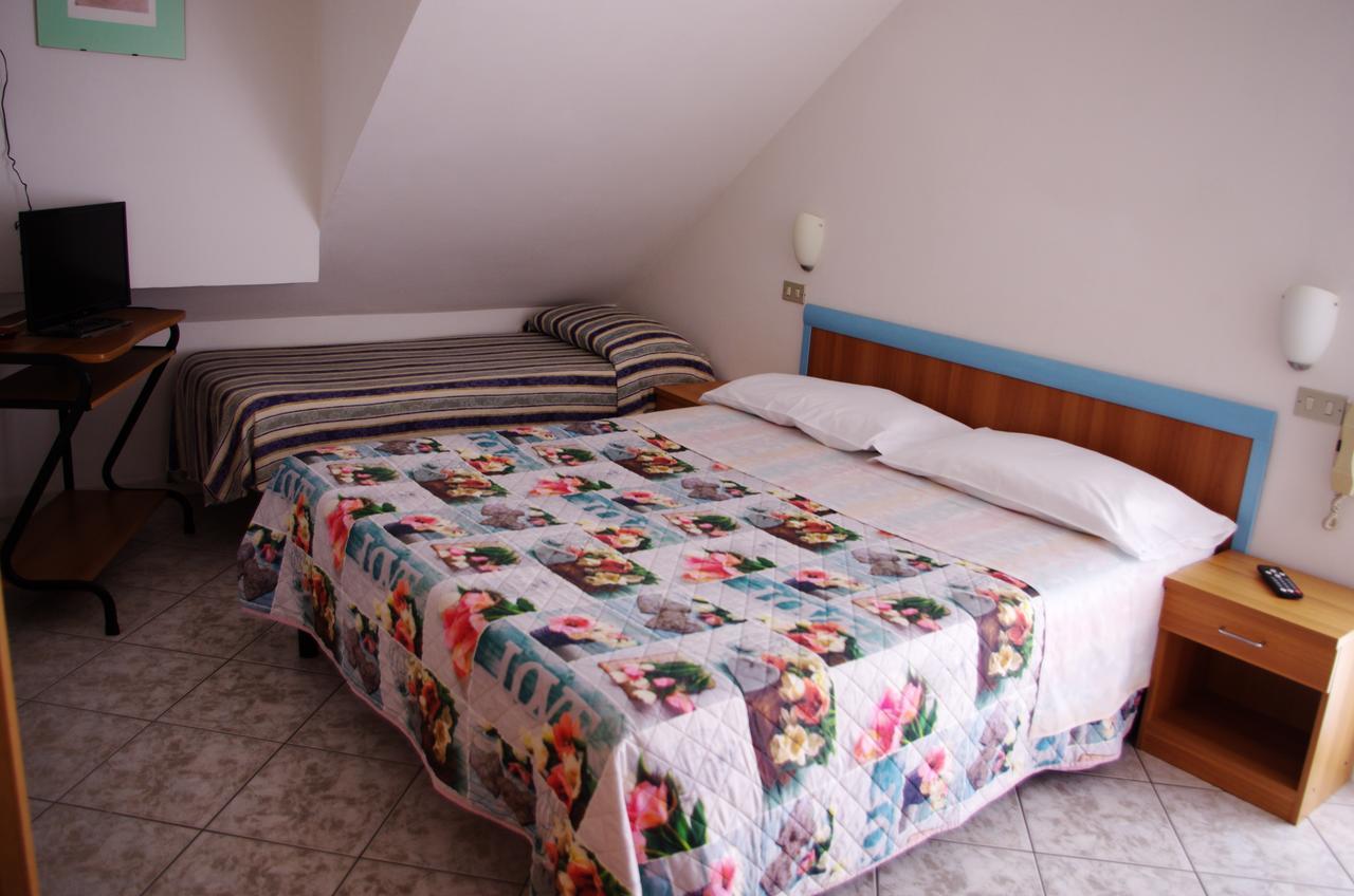 Hotel La Playa Сан-Бенедетто-дель-Тронто Экстерьер фото